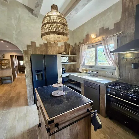 U Loghju Oletta (Corsica)